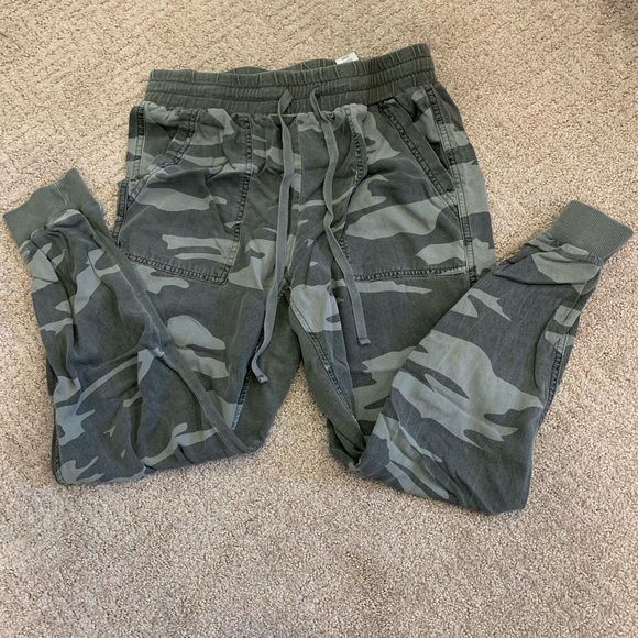 Splendid camo sweats - Picture 1 of 2